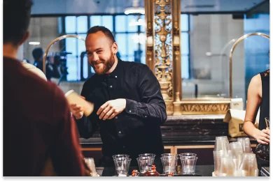 Petite mécène, grandes causes